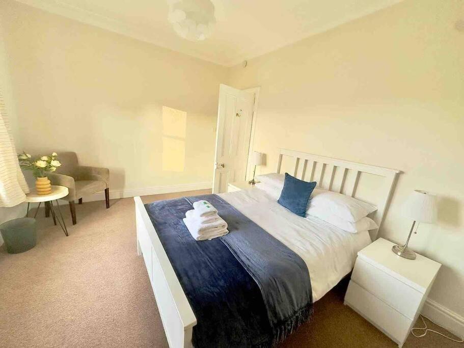 Spacious & Bright 3 Bed Harrogate Apartment 外观 照片